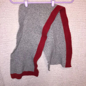 Gap 100% Lambs wool gray red border scarf 9x46